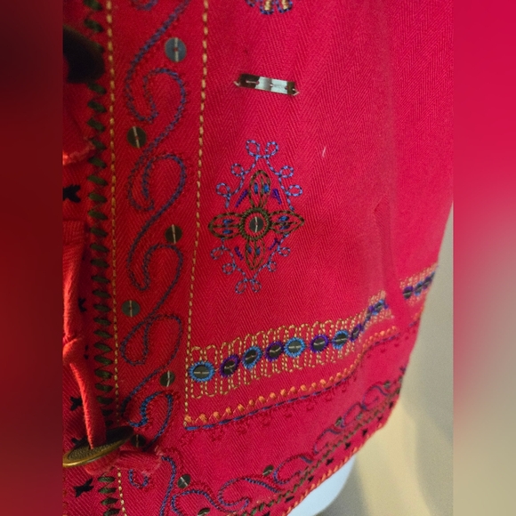 GRAFF Embroidered Red Women's Vest - Picture 2 of 5